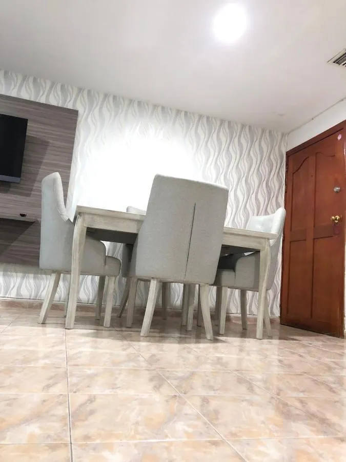 Acogedor alojamiento con piscina cerca al mar! Gaira Colombia